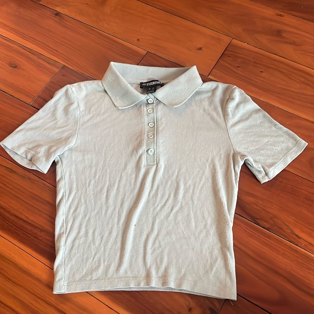 Light green short sleeve crop top